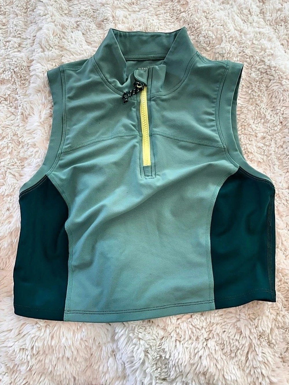 Old Navy Athletic Tank Top in Green Like New